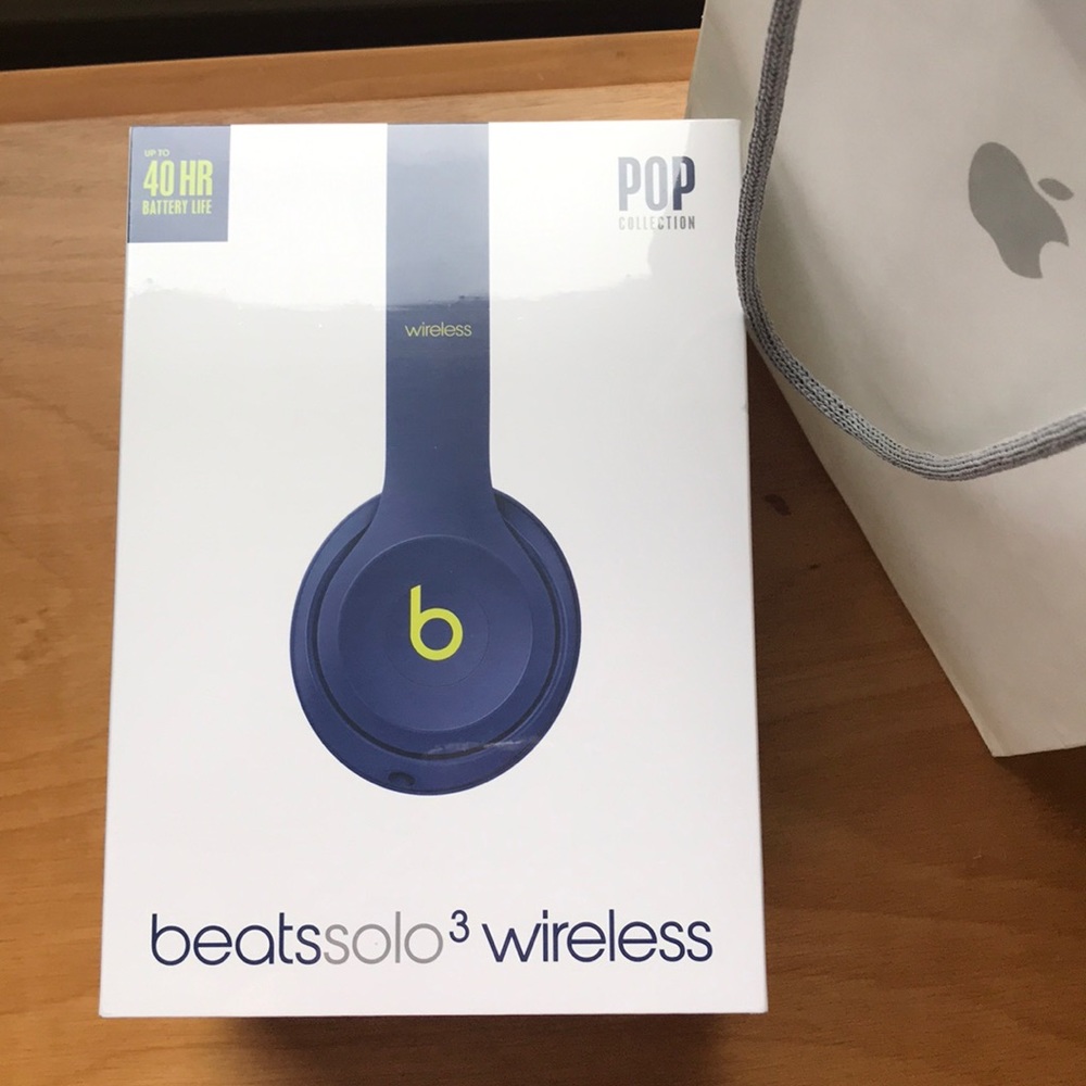 NEW Solo3 Wireless Pop Indigo beats by dr. dre